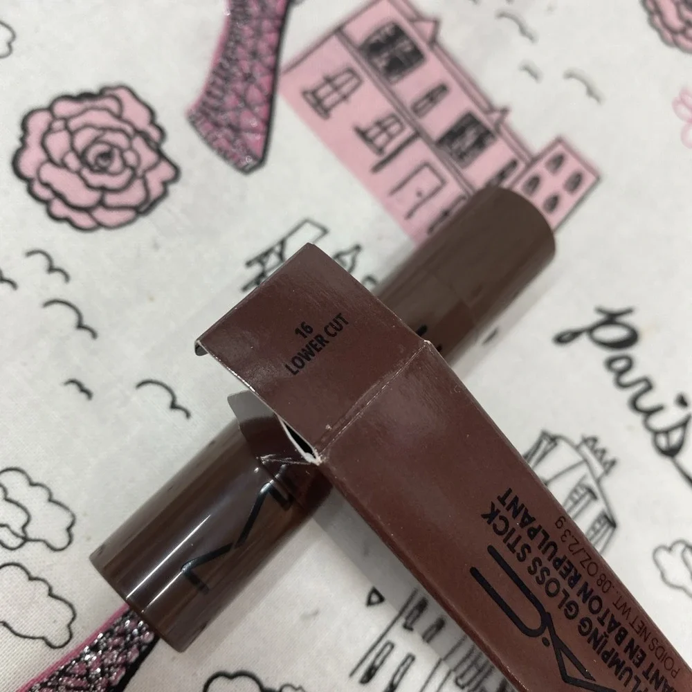mac squirt plumping gloss stick 16 Lower Cut